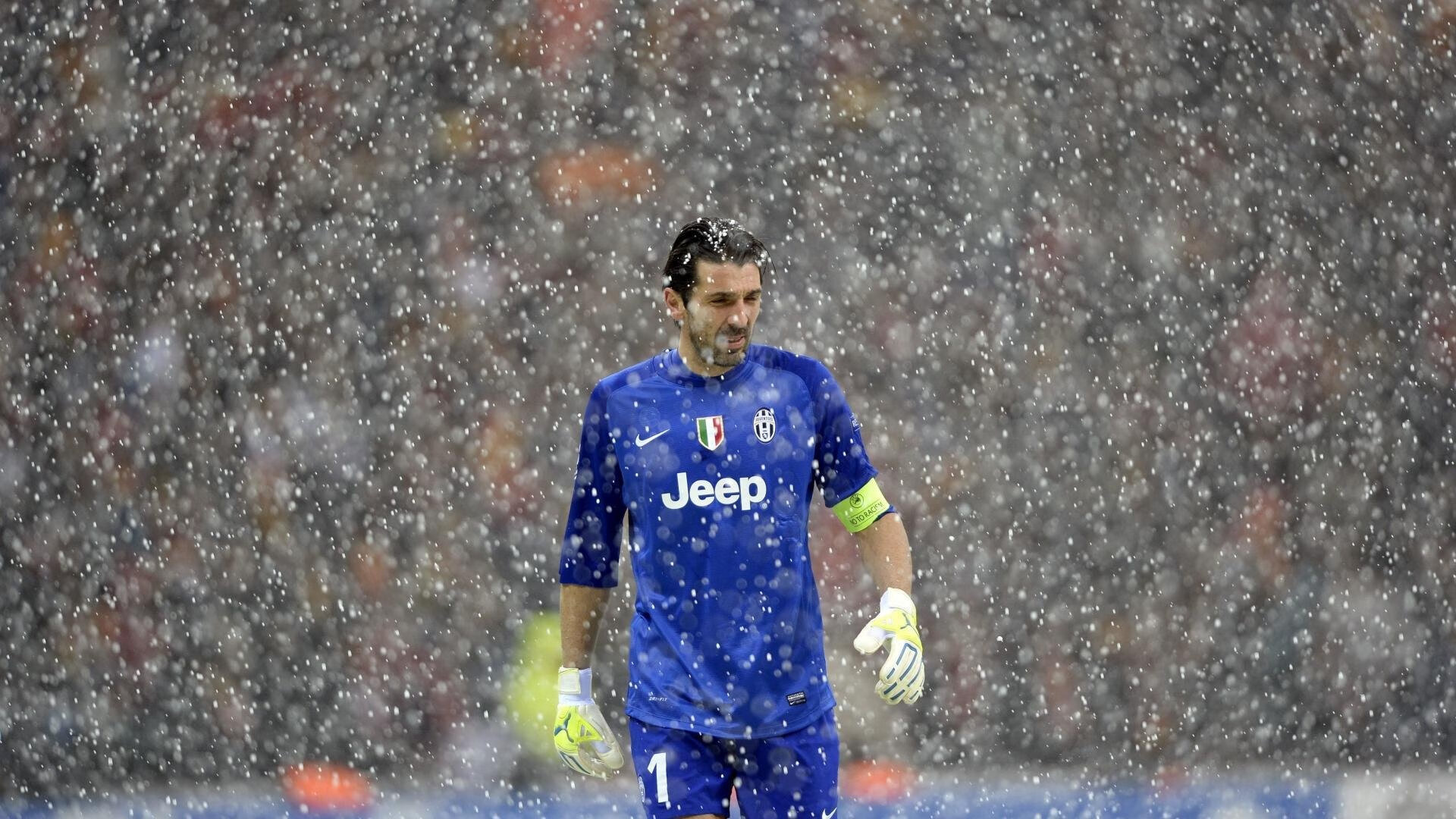 赛事官方宣布全明星阵容两位主力凭实力强势入选，全明星赛队员